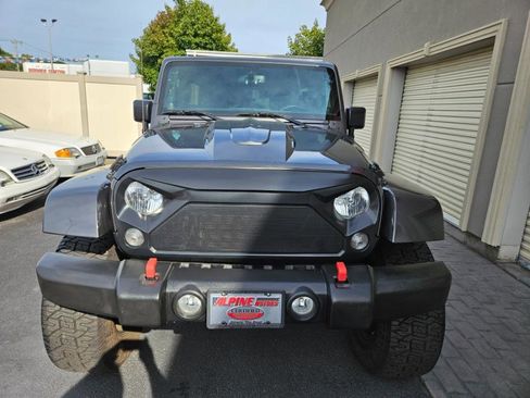 Used 2014 Jeep Wrangler Unlimited Sahara w/ Dual Top Group image 17
