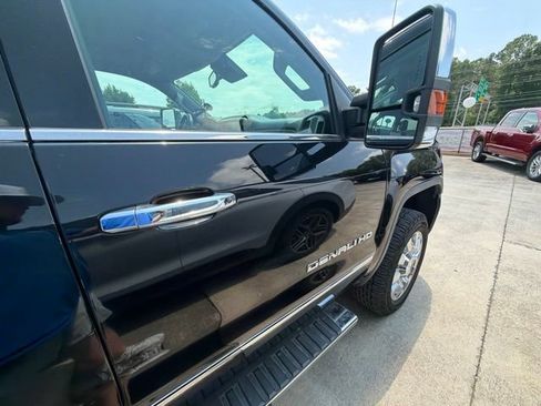 Used 2018 GMC Sierra 2500 Denali w/ Duramax Plus Package AWD/4WD image 20
