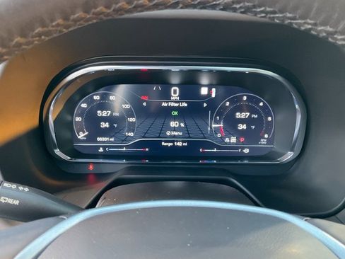 Used 2022 GMC Yukon SLT w/ SLT Premium Package image 11