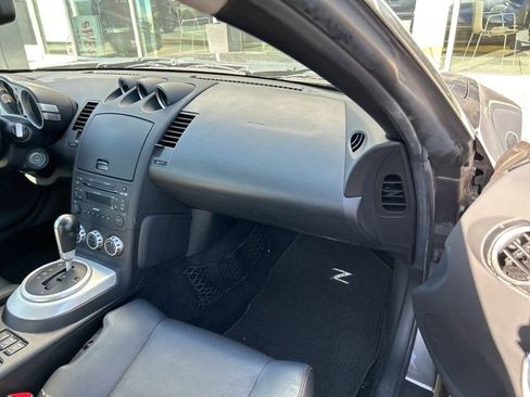 Used 2008 Nissan 350Z Touring image 10