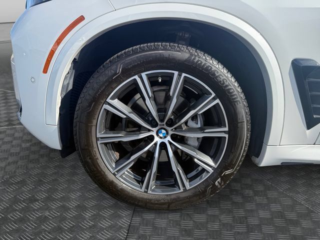 Certified 2025 BMW X5 xDrive40i AWD/4WD image 12