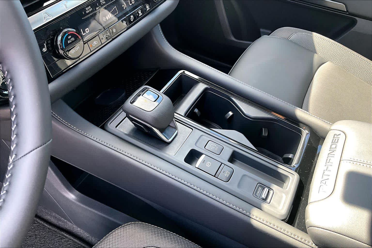 New 2026 Nissan Pathfinder SL FWD image 7