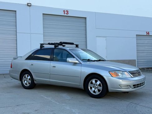 Used 2000 Toyota Avalon XL FWD image 10