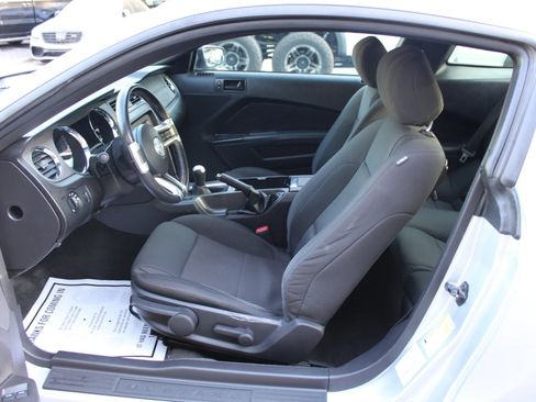 Used 2013 Ford Mustang GT RWD image 19