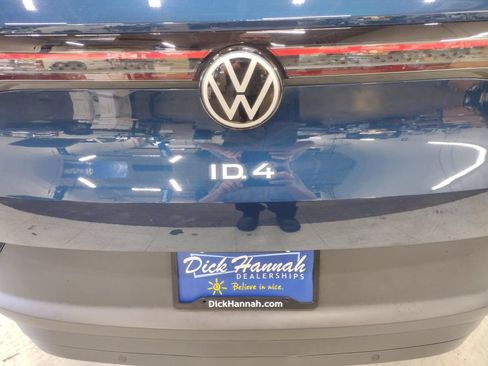Used 2023 Volkswagen ID.4 Pro S AWD/4WD image 16