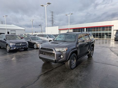 Used 2019 Toyota 4Runner TRD Off-Road image 4