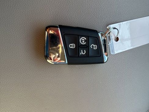 Used 2022 Volkswagen Atlas SEL image 26