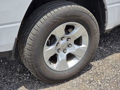 Used 2019 RAM 1500 Big Horn AWD/4WD image 8