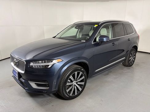Used 2024 Volvo XC90 B5 Plus AWD/4WD image 4