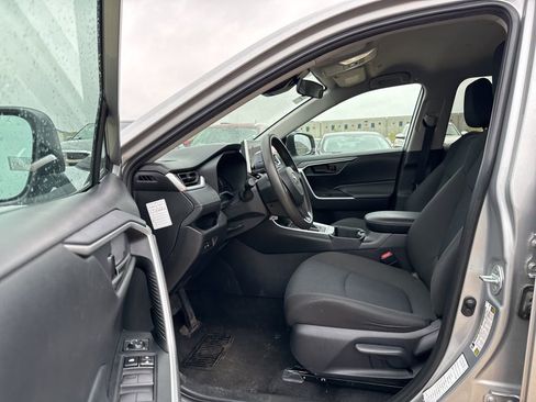 Used 2024 Toyota RAV4 LE AWD/4WD image 6