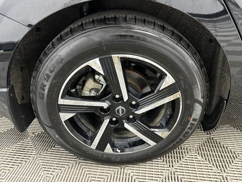 Used 2024 Nissan Sentra SV image 17