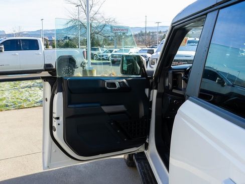 Used 2021 Ford Bronco Outer Banks image 15