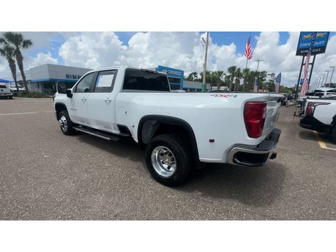 Used 2025 Chevrolet Silverado 3500 LT w/ Safety Package AWD/4WD image 4