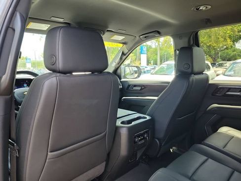 Used 2025 Chevrolet Tahoe LT AWD/4WD image 16