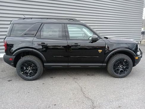New 2025 Ford Bronco Sport Badlands w/ Sasquatch Badlands Package AWD/4WD image 2