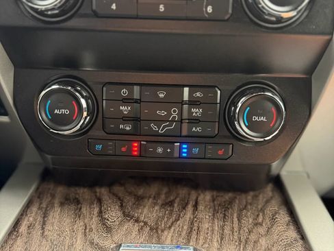 Used 2019 Ford F350 Lariat w/ Lariat Ultimate Package AWD/4WD image 25