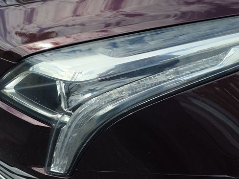 Used 2018 Cadillac XT5 FWD image 9
