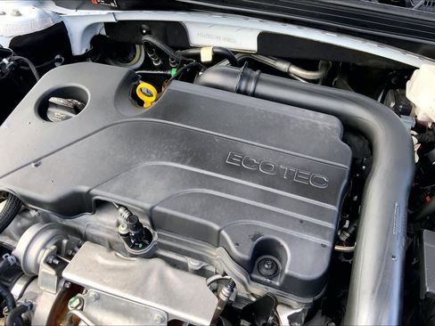 Used 2024 Chevrolet Malibu LT FWD image 33