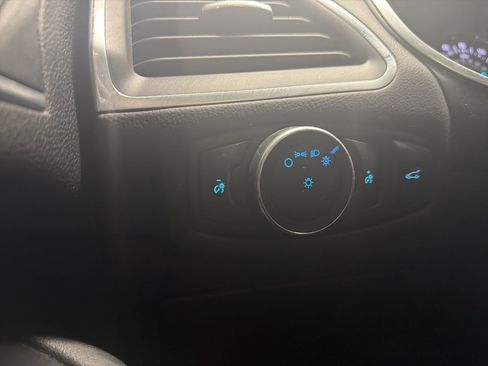 Used 2018 Ford Edge Titanium w/ Equipment Group 301A AWD/4WD image 27