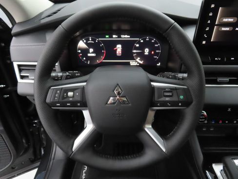 New 2026 Mitsubishi Outlander SEL FWD image 15