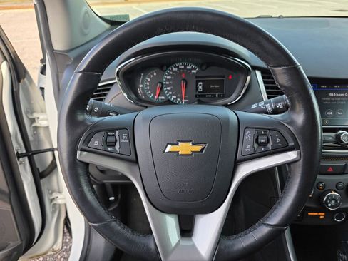 Used 2022 Chevrolet Trax LT w/ Driver Confidence Package image 21