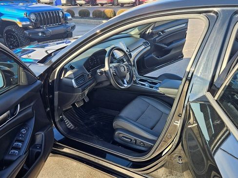 Used 2019 Honda Accord Sport image 12