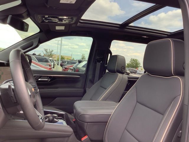 Used 2026 Chevrolet Tahoe Premier w/ Sun And Tow Package AWD/4WD image 19