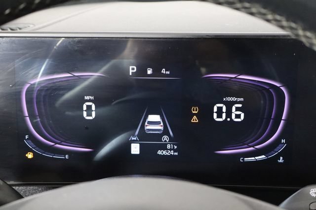 Certified 2025 Kia Sportage EX FWD image 11