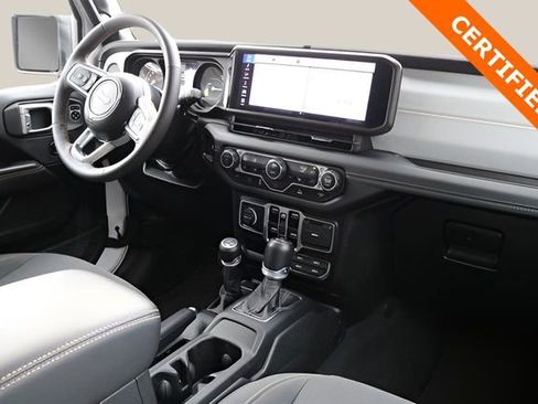 Used 2024 Jeep Wrangler Unlimited Sahara image 16