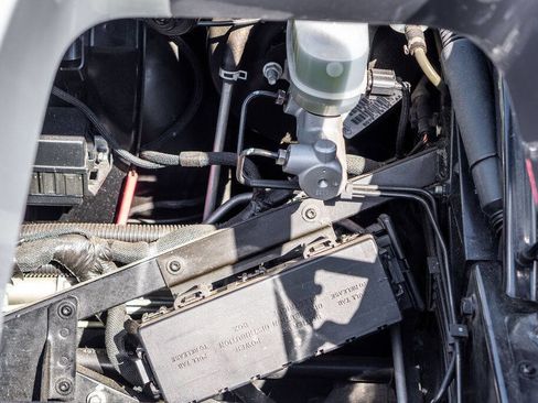 Used 2006 Ford GT image 70