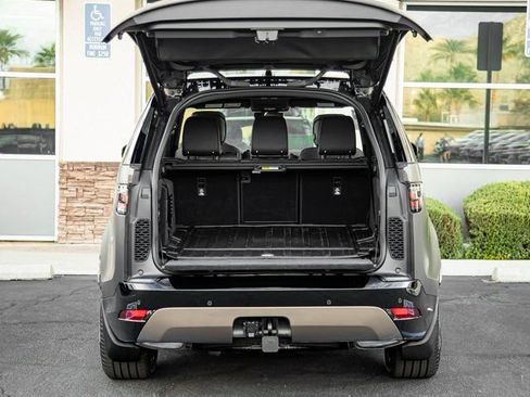 New 2026 Land Rover Discovery Limited Edition AWD/4WD image 24