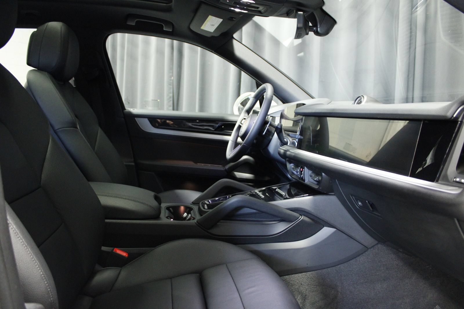 Certified 2026 Porsche Cayenne S AWD/4WD image 32