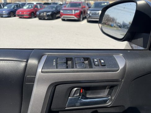 Used 2018 Toyota 4Runner SR5 image 17