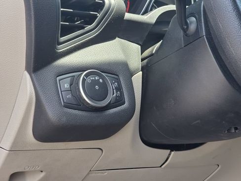 Used 2019 Ford Escape SE FWD image 19