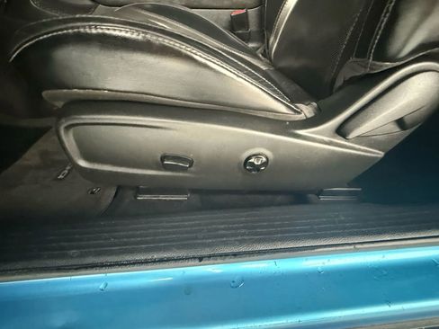 Used 2015 Dodge Challenger R/T Plus image 27