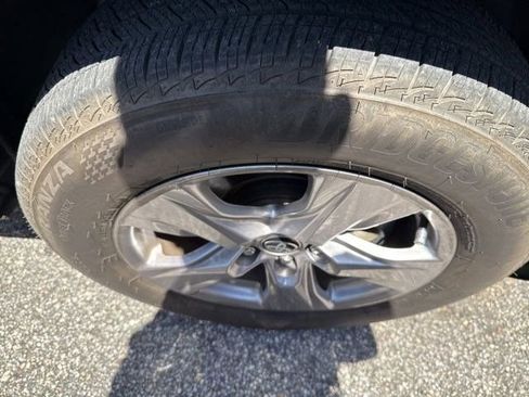 Used 2023 Toyota RAV4 XLE w/ Convenience Package image 5