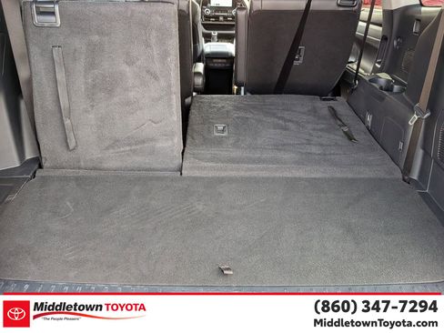 Certified 2024 Toyota Highlander XLE image 32
