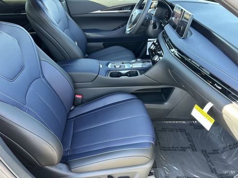 New 2026 INFINITI QX60 Sport image 9