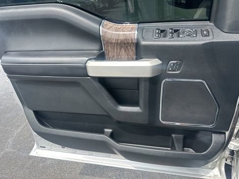 Used 2019 Ford F250 Lariat w/ Lariat Ultimate Package AWD/4WD image 24