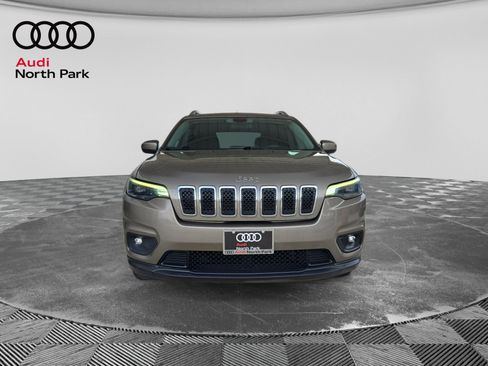 Used 2019 Jeep Cherokee Latitude w/ Popular Appearance Group FWD image 8