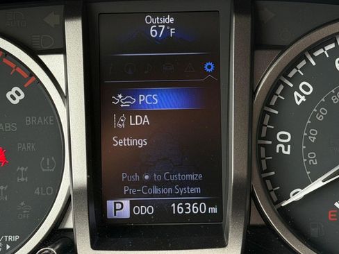 Used 2021 Toyota Tacoma Limited AWD/4WD image 20