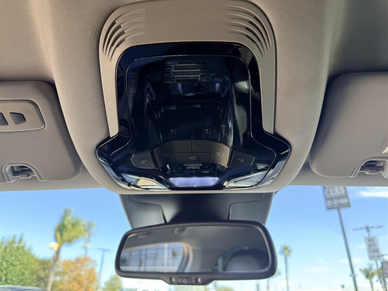 Used 2018 Alfa Romeo Giulia AWD image 19
