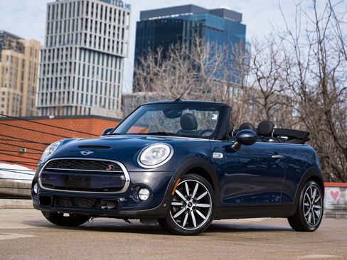 Used 2018 MINI Cooper S image 1
