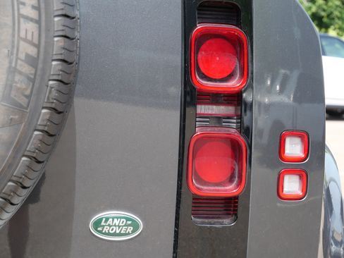 Used 2023 Land Rover Defender 110 S AWD/4WD image 11
