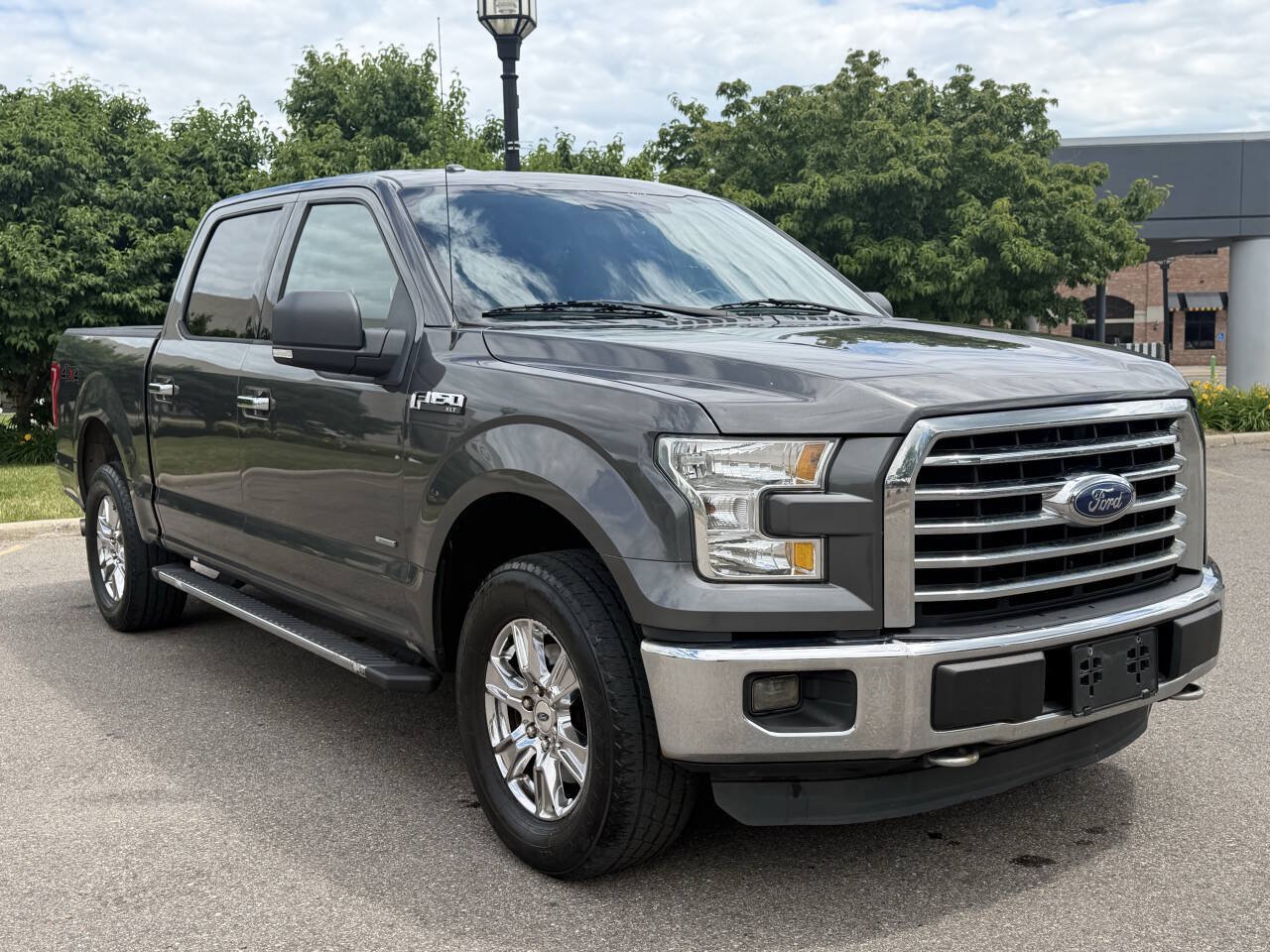 Used 2015 Ford F150 XLT w/ Equipment Group 302A Luxury AWD/4WD image 1