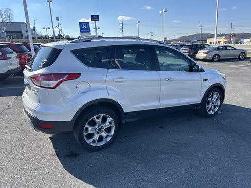 Used 2016 Ford Escape Titanium image 10