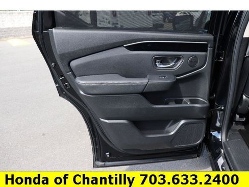 Used 2025 Honda Pilot EX-L image 25