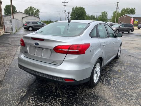 Used 2016 Ford Focus SE FWD image 3
