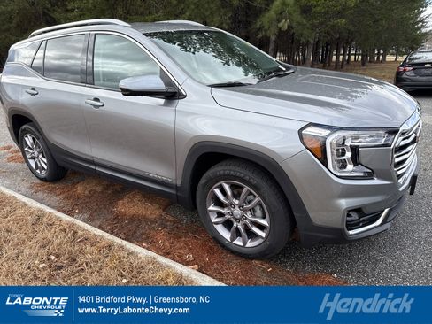 Certified 2023 GMC Terrain SLT image 1