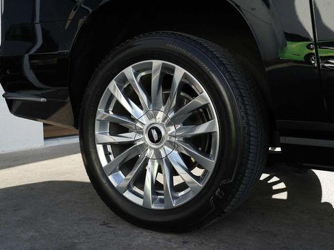 Used 2023 Cadillac Escalade ESV Premium Luxury w/ Performance Package AWD/4WD image 63